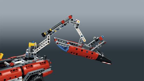 LEGO Technic (42068). Veicolo di Soccorso Aeroportuale - 13