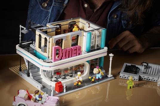 LEGO Creator Expert (10260). Downtown Diner - LEGO - Creator Expert -  Edifici e architettura - Giocattoli | IBS