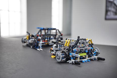 LEGO Technic (42083). Bugatti Chiron - 14