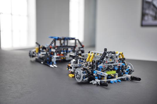 LEGO Technic (42083). Bugatti Chiron - LEGO - LEGO Technic - Automobili -  Giocattoli | IBS