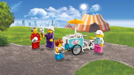 LEGO City Town (60234). People Pack - Luna Park - 4
