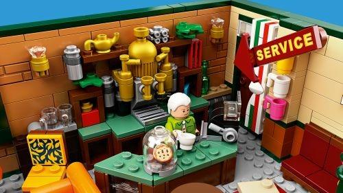 LEGO Ideas 21319 Central Perk, Set con l'Iconico Caffè e 7 Minifigure  Friends, Gadget per il 25° Anniversario della Serie TV