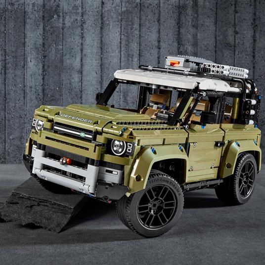 LEGO Technic (42110). Land Rover Defender - LEGO - LEGO Technic -  Automobili - Giocattoli | IBS