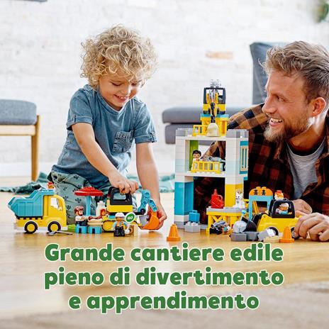 LEGO DUPLO Town 10933 Cantiere Edile con Gru a Torre, Set con Luci e Suoni, Motore Push & Go, Mattoncini Creativi - 2