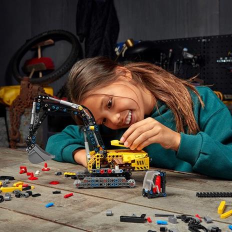 LEGO Technic 42121 Escavatore Pesante, Trattore, Modellino 2 in 1, Kit di  Costruzione Veicolo Scavatore per Bambini - LEGO - Technic - Mezzi pesanti  - Giocattoli | IBS
