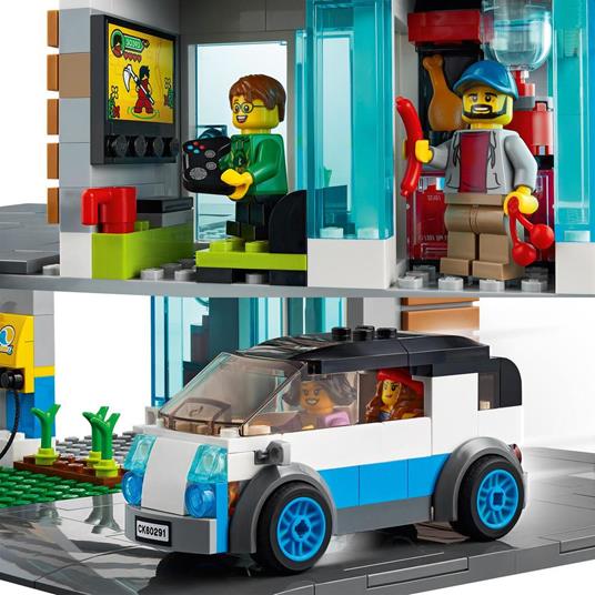 LEGO City 60291 Villetta Familiare, Casa delle Bambole, Giochi per Bambini  dai 5 Anni, 4 Minifigure, Idee Regalo