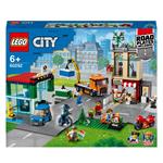 LEGO City 60292 Centro Città con Autolavaggio, Moto, Bici e Camion Giocattolo, Piattaforme Stradali e 8 Minifigure