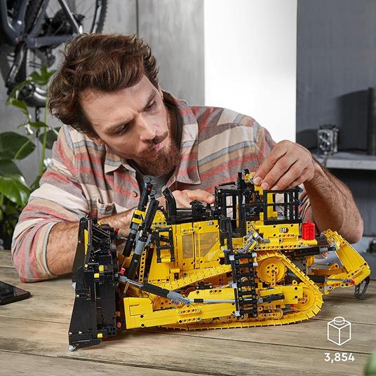 LEGO Technic (42131). Bulldozer Cat D11T - 2