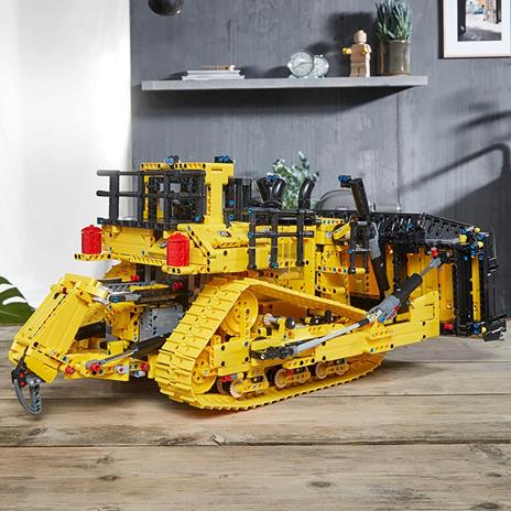 LEGO Technic (42131). Bulldozer Cat D11T - 3