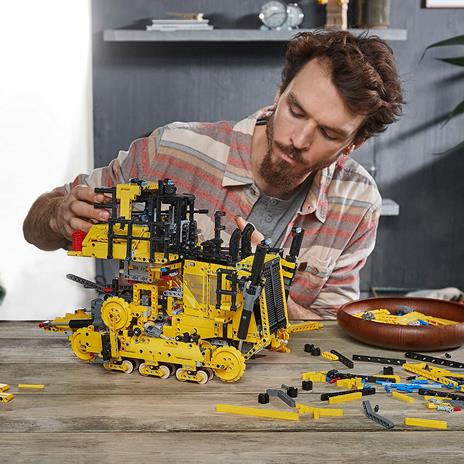 LEGO Technic (42131). Bulldozer Cat D11T - 6