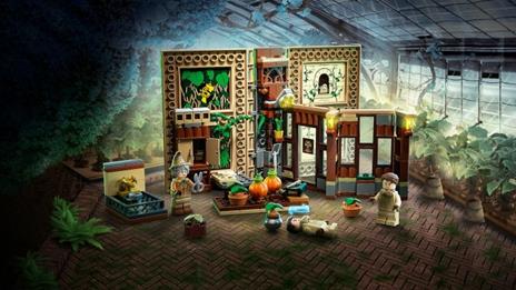 LEGO Harry Potter (76384). Lezione di erbologia a Hogwarts - 7