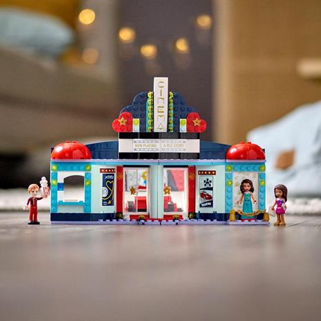LEGO Friends 41448 Il Cinema di Heartlake City, Set con Porta Cellulare o Tablet e 3 Mini Bamboline, Costruzioni per Bambini - 8