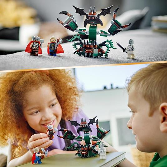 LEGO Marvel 76207 Attacco a Nuova Asgard, Giochi per Bambini dai 7 Anni, Set con Thor e il Martello Stormbreaker da Costruire - 4