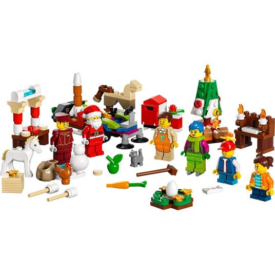 LEGO City 60352 Calendario dell'Avvento 2022, Mini Costruzioni Regalo a Tema Natalizio, Giochi per Bambini con Minifigure - 7