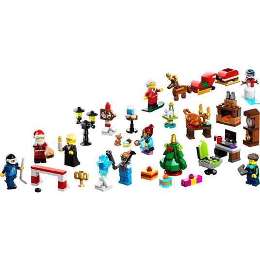 LEGO City 60381 Calendario dell'Avvento 2023 con 24 Regali, Babbo Natale e Tappeto da Gioco, Regalo Natalizio per Bambini - 7