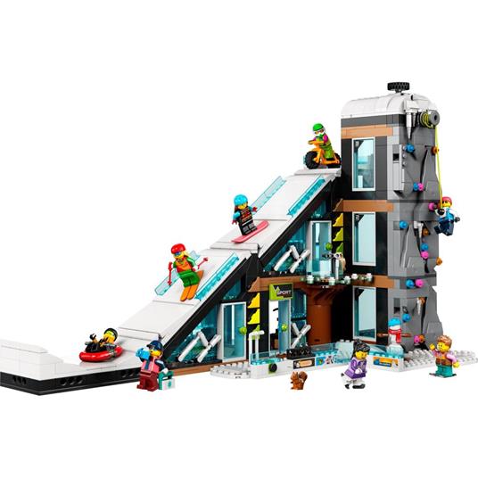 LEGO City 60366 Centro Sci e Arrampicata, Modular Building Set a 3 Livelli con Pista e 8 Minifigure, Regalo per Bambini 7+ - 8