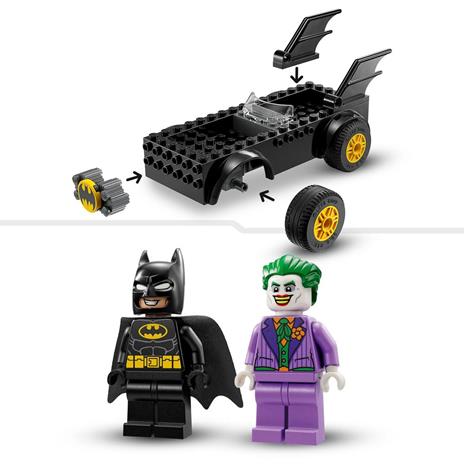 LEGO DC 76264 Inseguimento sulla Batmobile: Batman vs. The Joker Set con 2 Minifigure di Supereroi Giochi per Bambini 4+ Anni - 5