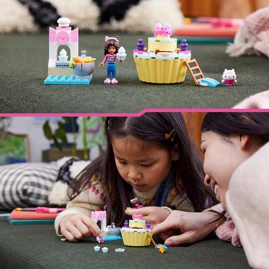 Lego Gabby s Dollhouse Divertimento in cucina con dolcetto