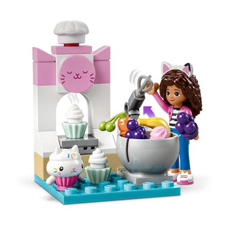 LEGO Gabby's Dollhouse (10785). Divertimento in cucina con Dolcetto - 4