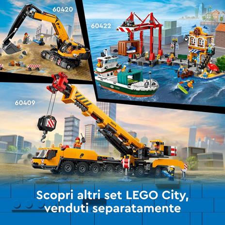 LEGO City 60435 Autogrù e Officina Auto Sportive Giocattolo, Giochi da Meccanico Bambini 4+ con Camion e Macchina da Costruire - 7