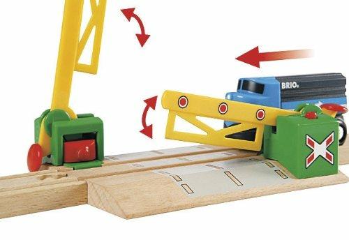 BRIO WORLD - Passaggio a Livello Magnetico, Accessorio per Pista Trenino BRIO, Età 3+ Anni - 10