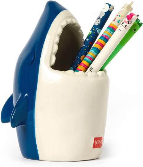 Legami - Portapenne in Ceramica, Desk Friends, 12,5 x 7,5 cm, Tema Shark, da Scrivania, Dipinti a Mano - 2