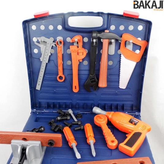 BAKAJI Banco da Lavoro Giocattolo per Bambini Richiudibile in Valigetta con Trapano Avvitatore Funzionante a Batteria 69 Accessori Attrezzi Utensili Gioco Dimensione 40 x 35 x 72 cm - 2