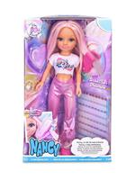 Nancy, un giorno con look brillante, capelli rosa, con gemme colorate e applicatore
