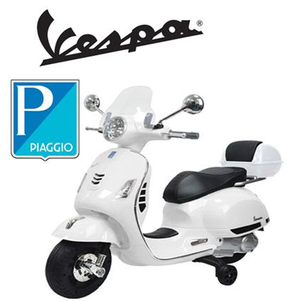 Vespa elettrica GTS Piaggio bianca per bambini con batteria 12 volt, scooter  elettrico per bambino con rotelle e bauletto - Giaquinto - Elettriche -  Giocattoli | IBS