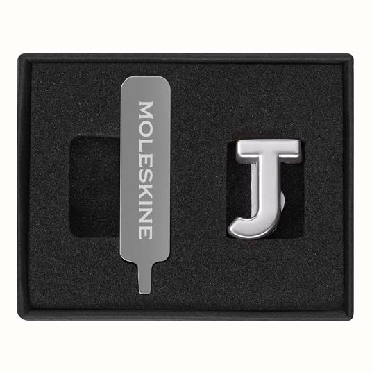 Moleskine Pins J Silver