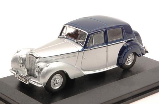 Bentley Mk Vi 1946 Silver / Blue 1:43 Model Oxfbn6004