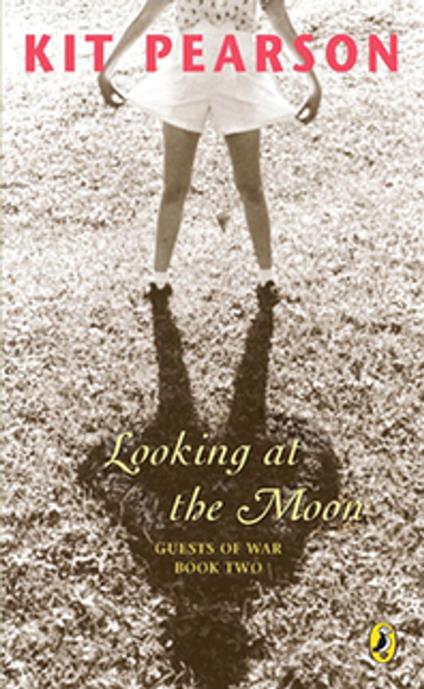 Looking At The Moon - Kit Pearson - ebook