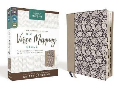 NIV, Verse Mapping Bible, Leathersoft, Navy Floral, Thumb Indexed, Comfort Print: Find Connections in Scripture Using a Unique 5-Step Process - cover
