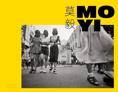 Mo Yi: Selected Photographs 1988-2003 - Holly Roussell,Mo Yi - cover