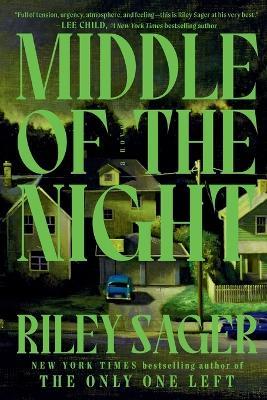 Middle of the Night: A Novel - Riley Sager - cover