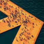 Christo and Jeanne-Claude. The floating piers. Project for lake Iseo, Italy 2014-2016. Ediz. italiana e inglese