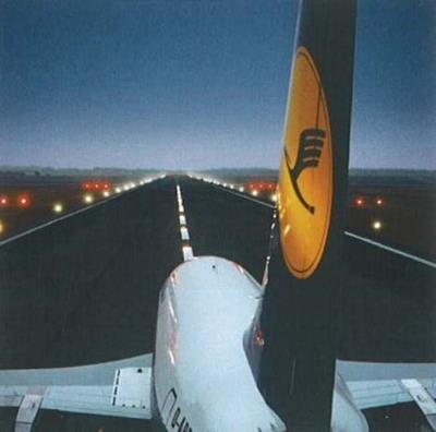 The Wings of the Crane, 50 Years of Lufthansa Design: 50 Years of Lufthansa Design - Volker Fischer - cover