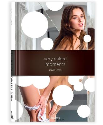 Very naked moments - Mario C. Velenti - copertina