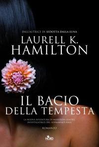 Il bacio della tempesta - Laurell K. Hamilton - copertina