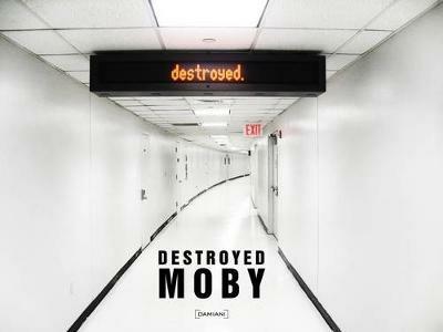 Moby. Destroyed. Ediz. multilingue. Con CD Audio - copertina