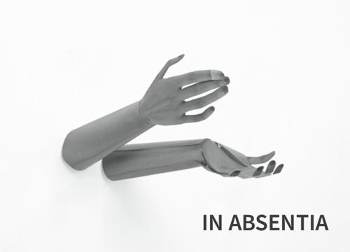 In absentia - Laura Bianchessi,Stefania Valleise - copertina